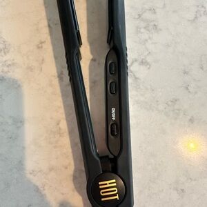 HOT Tools 1.5” straightener